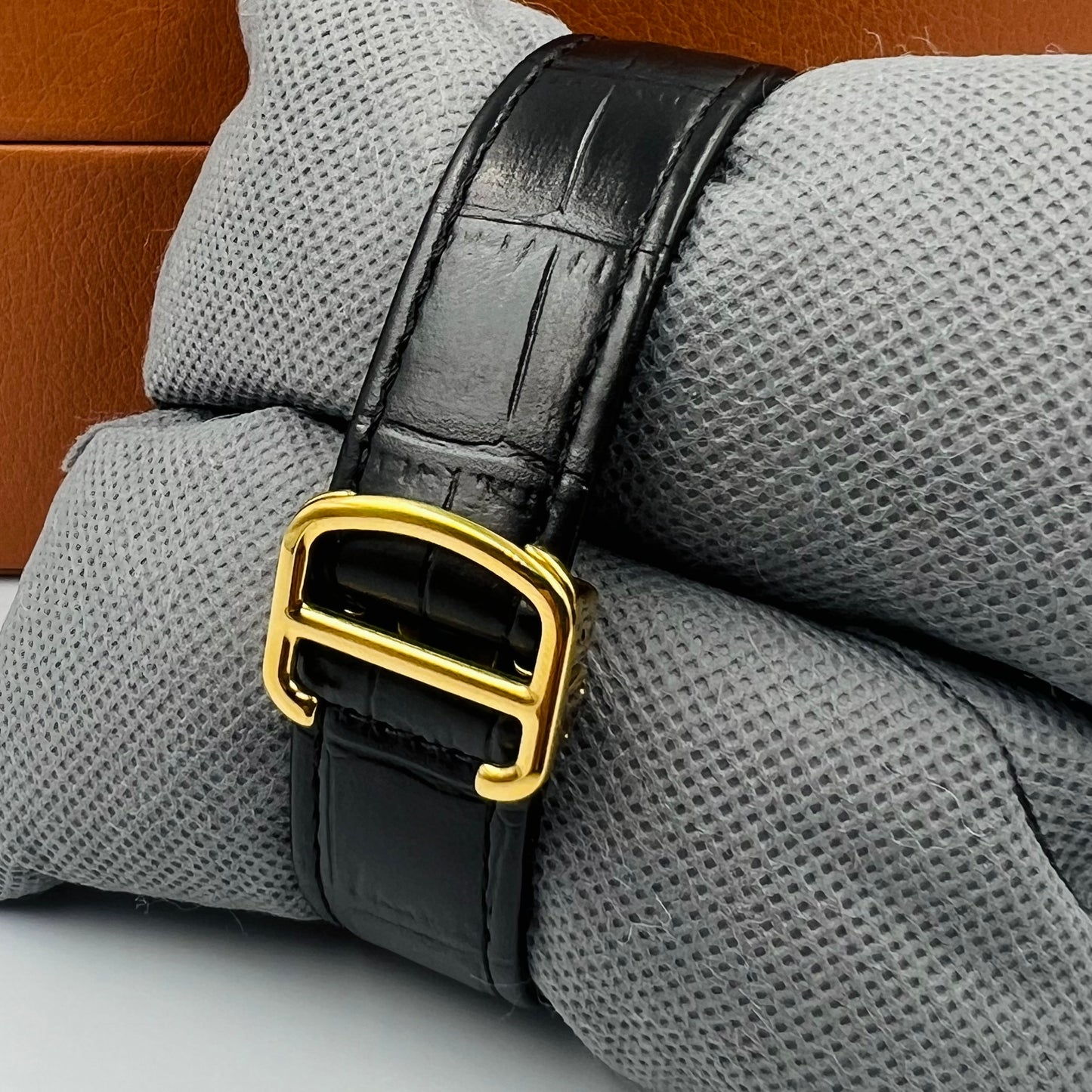 Elegance Golden White Black Watch