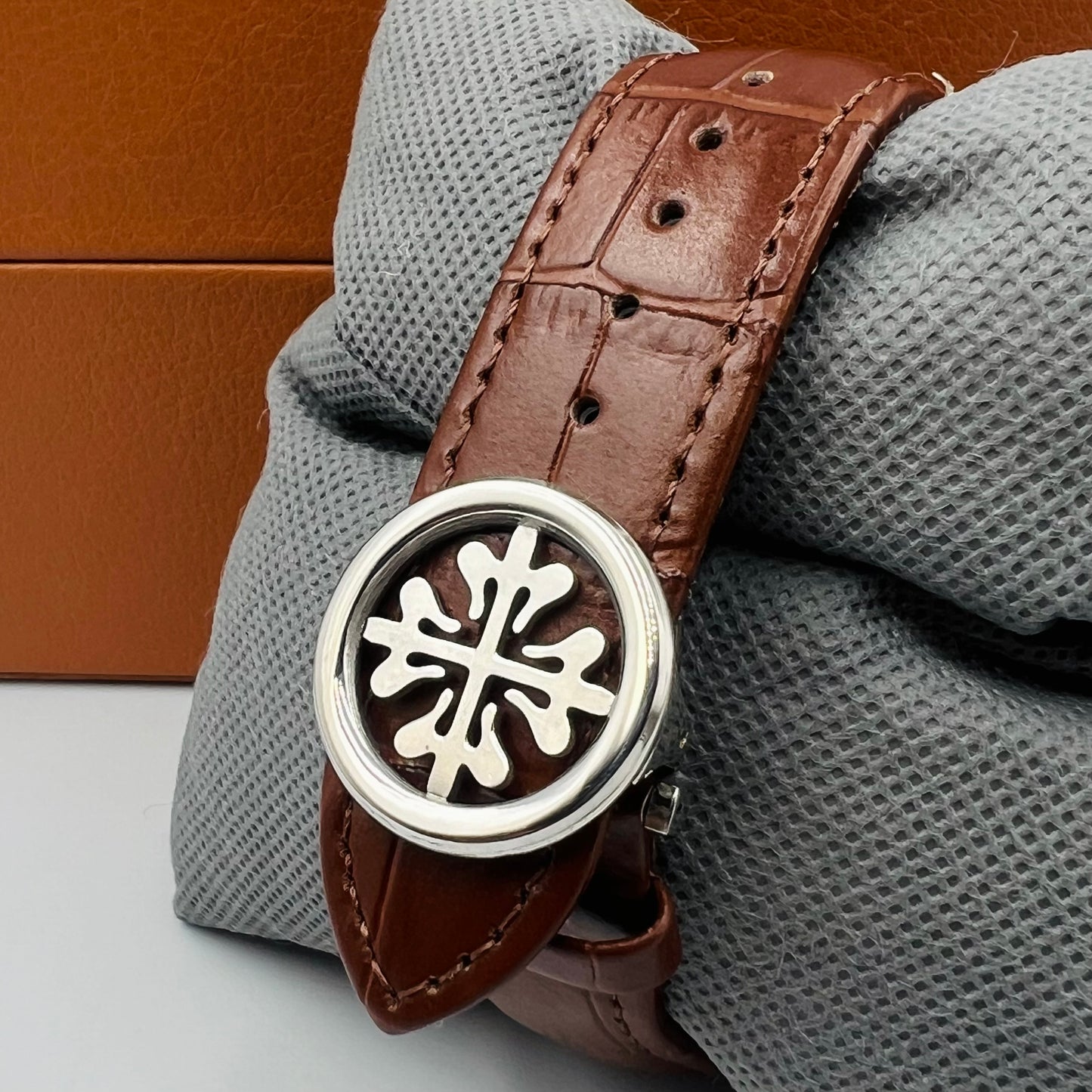 PP Strap Silver Brown Watch