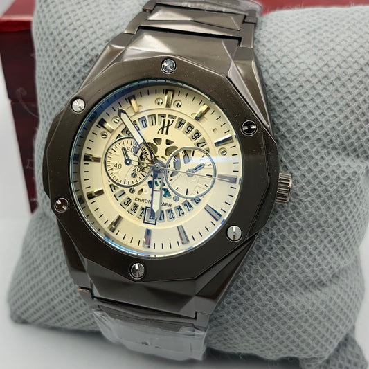 Hub White Black Watch